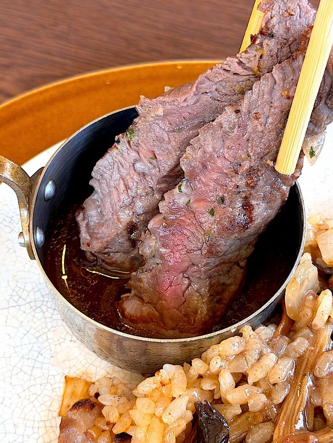 何でこんなにウマいの…？ロイヤルホストの“平日限定よくばりランチ”満足感がえげつない！《実食レビュー》