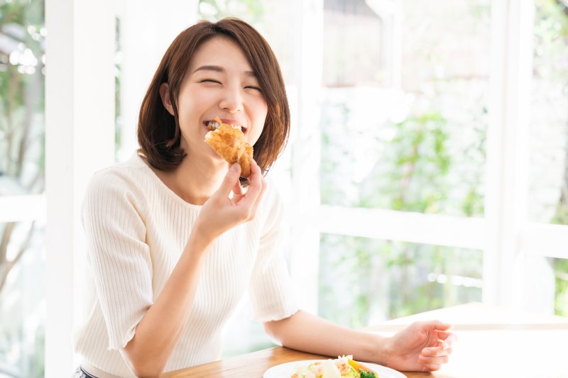 パンを食べるとき、育ちがいい人は決してやらないことは?