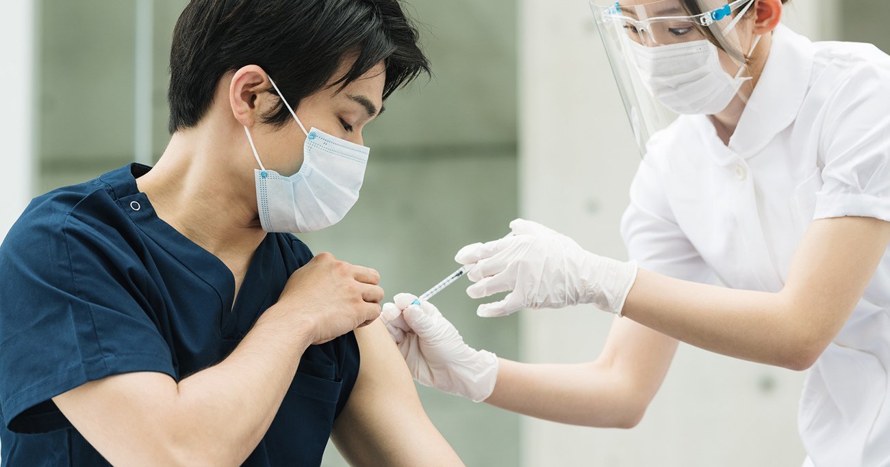 なぜ「ワクチン接種で死亡」の原因究明が進まないのか、法医学者に聞く - News&Analysis
