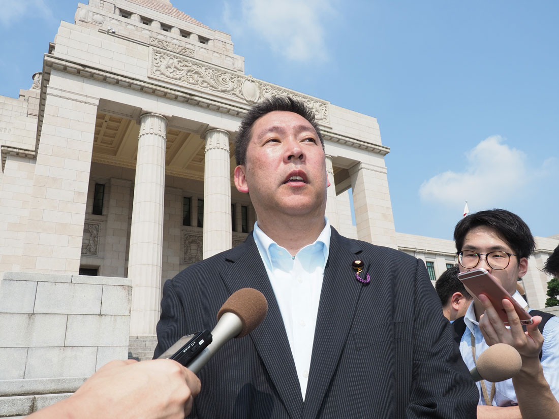 第199臨時国会が召集され、初登院する「NHKから国民を守る党」の立花孝志参院議員