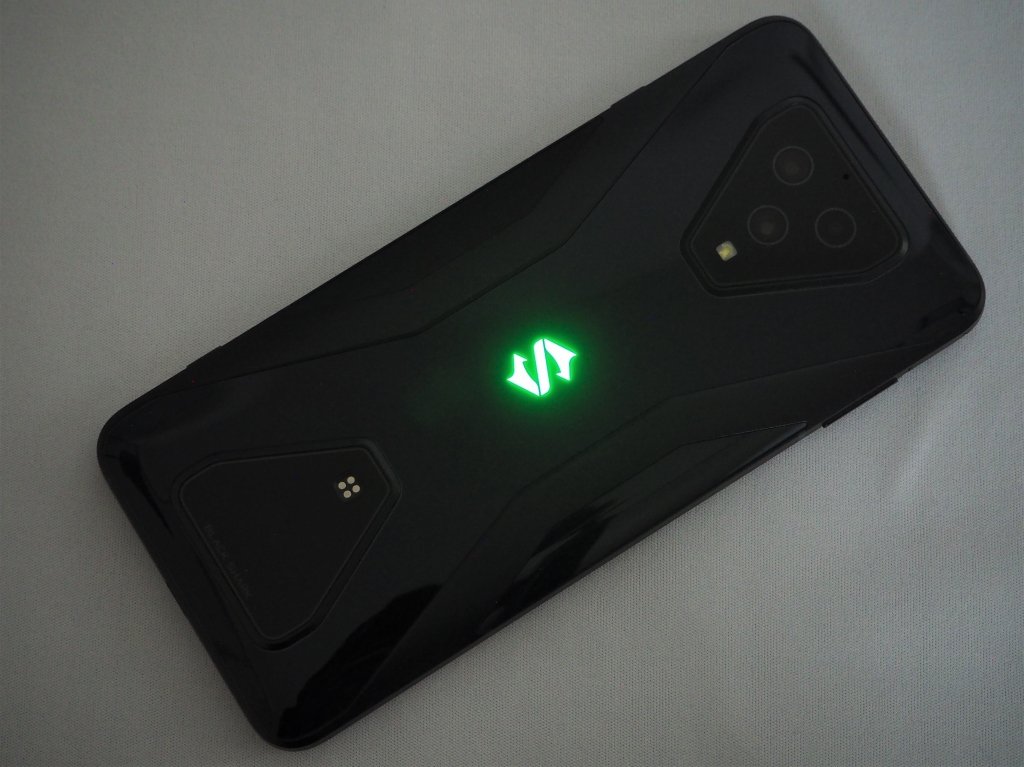 高性能でお買い得なゲーミングスマートフォン「Black Shark 3」の実力