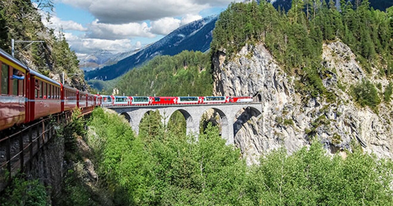 スイス旅行で絶対乗りたい「世界一遅い特急列車」、氷河特急の新上級