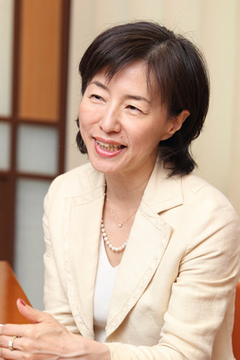 育休3年は“専業主婦”を増やすだけ？安倍政権の「女性活用」政策に“欠けた視点”とは――イー・ウーマン　佐々木かをりさんに聞く