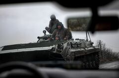 ロシア軍とワグネル、バフムト制圧へ連携強化