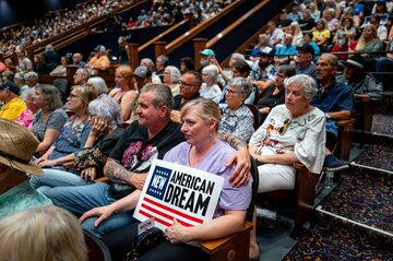 米中間選挙で勢いづく民主党、失速のリスクとは
