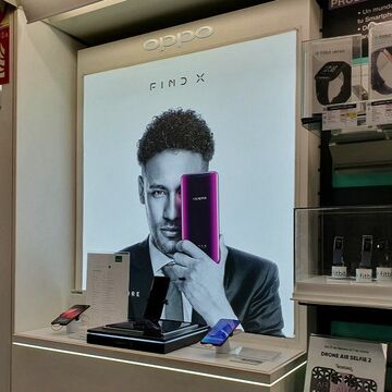 ヨーロッパで頑張るOPPO! スペインの家電量販店で見せる存在感