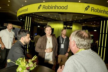ロビンフッドとクリプト・ドットコム、予測市場で提携巡り協議