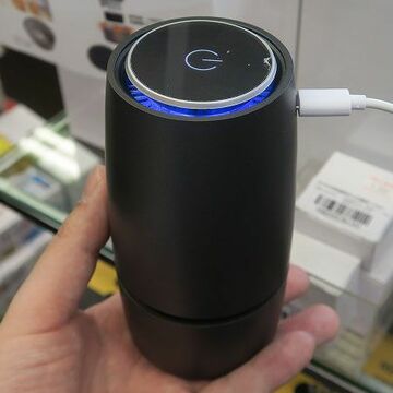 ほぼ350ml缶サイズ！ 車で使いたい「USBさわやか空気清浄ボトル」