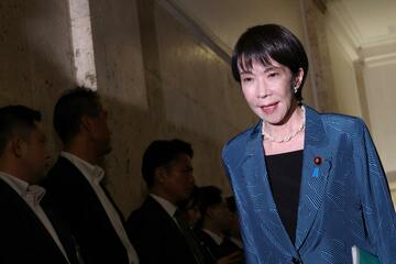 日本、初の女性首相を選出　より強力な軍事力を支持