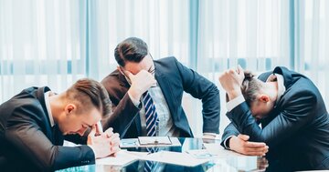 「後輩の失敗を防ごうとする上司」が、組織を壊す――“老害”を生む善意の正体