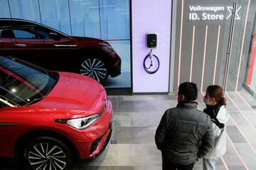 中国のEV市場、外国メーカーは国内勢の牙城崩せず