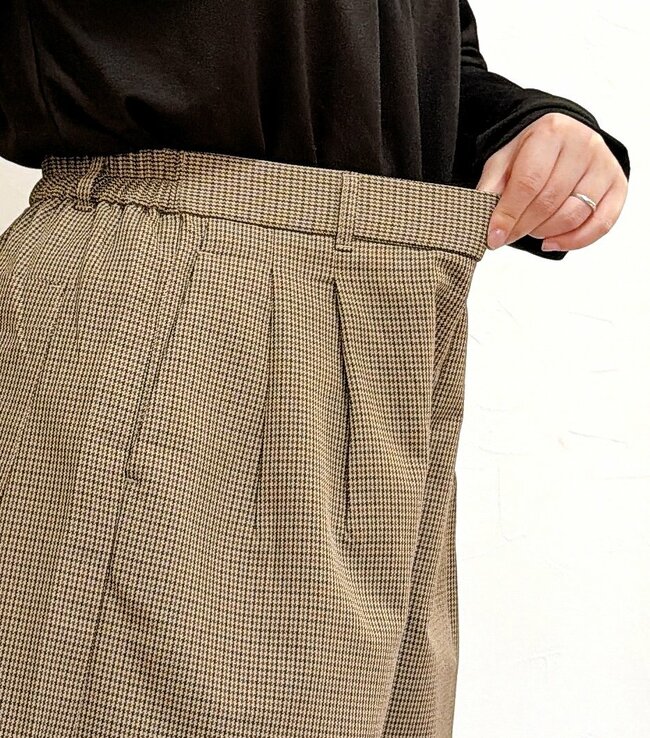 ワークマンは天才ですか…？2300円の「スカートみたいなパンツ」がオシャレで有能！トイレの“あるある悩み”が解決します《購入レビュー》