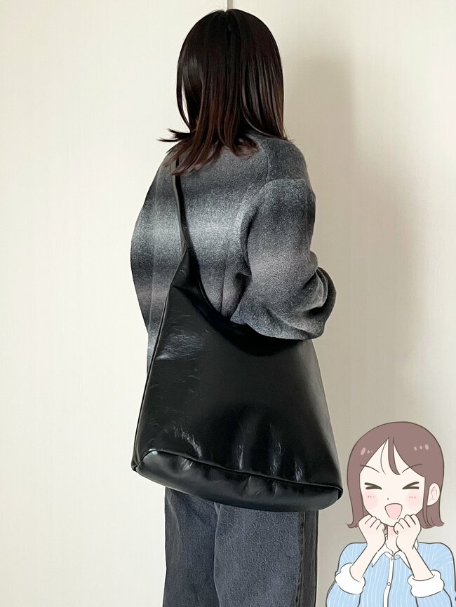 「サイッコーに可愛い!」「たくさん入るしとっても軽い」GUの“大容量バッグ”どんなコーデにも合わせやすい!「超お気に入りのアイテム」