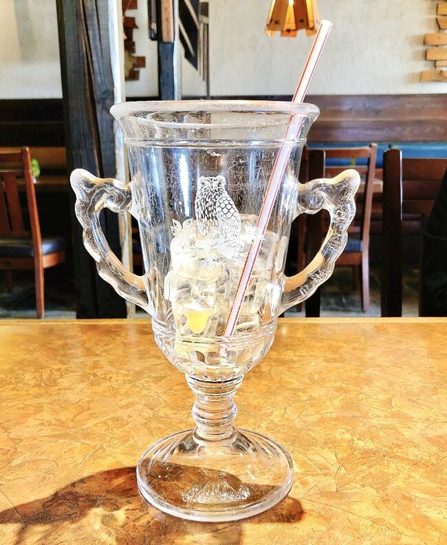 「想像の3倍デカい」「店員さんも半笑い」びっくりドンキーの“衝撃メニュー”あまりのボリュームに笑っちゃった！「ワンピースでしか見たことない」