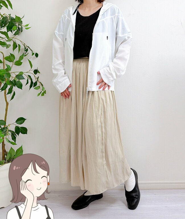 「着てた方が涼しい」「上半身だけ木陰にいるよう」ワークマンの“暑さ対策パーカー”涼しくなる工夫がいっぱいで感動！「驚くほど軽い」