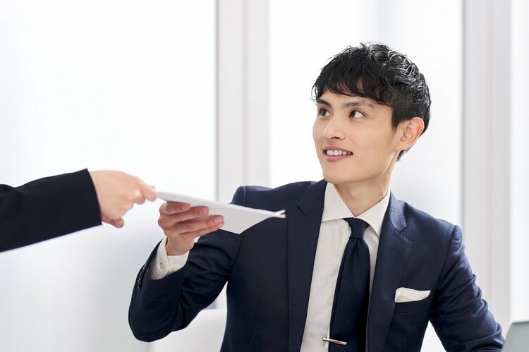 仕事ができない人は「自分でやったほうがいい」と思う。仕事ができる人はどうしてる？