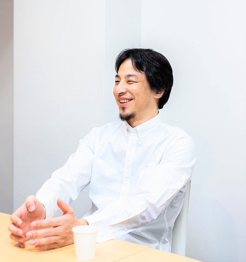 ひろゆきが断言「壁にポスターを貼っている人は勉強ができない」