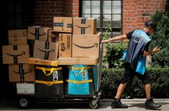 アマゾンの業者提携、契約に株式取得のからくり