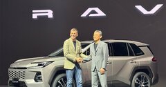 「こんな新型RAV4、誰が想像した？」ライバルのSUBARU「新型フォレスター」試乗で見えた“明確な違い”