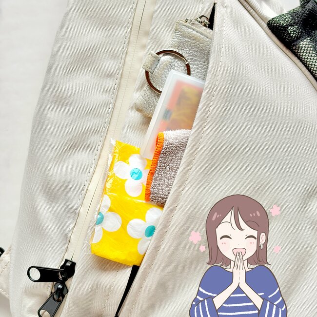 「色違いで購入しました」ニコアンドの“ポケットたくさんバッグ”肩が疲れにくくて天才！「軽い素材でデザインもいい」「体にフィットするので疲れません」