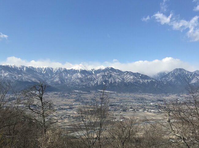 登山歴60年の達人が陶酔する6つの冬山、白く輝く雄大なパノラマ