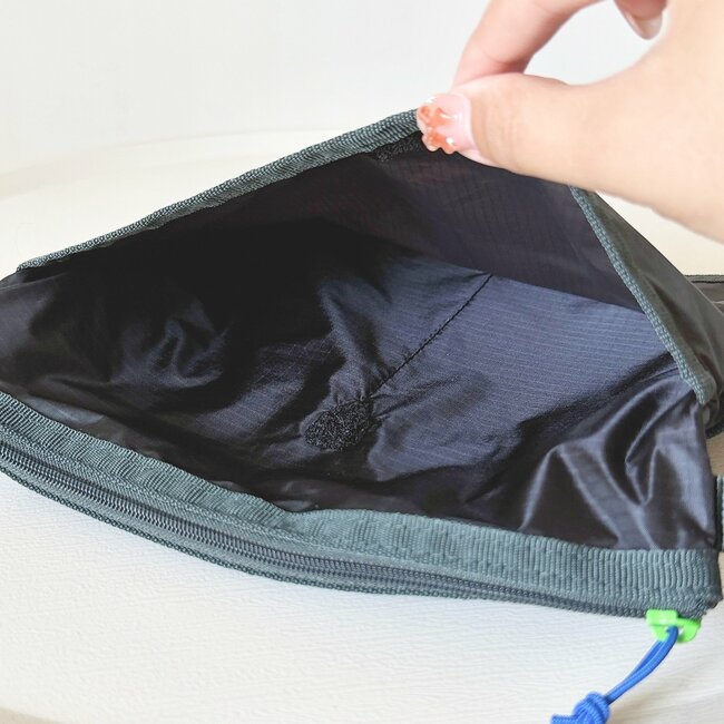 【ファミマ】「ラス1で買えた」約50gの“めちゃ軽バッグ”がポケットたくさんで便利!「もう一つほしいな」「可愛すぎて一目惚れ」《購入レビュー》