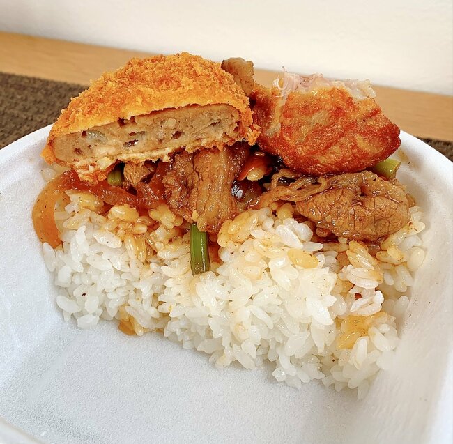 「このご時世にありがたい」「本当に助かってる」ほっともっとの“コスパえぐすぎ弁当”550円とは思えないおかず量でびっくり！「経営的に大丈夫なんかな」《実食レビュー》