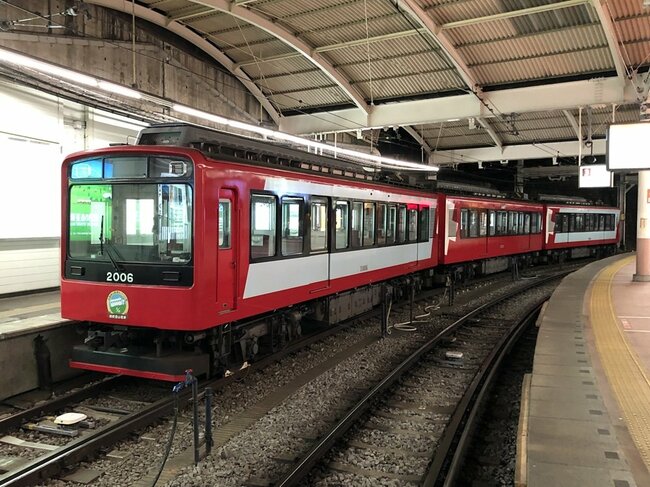グレイシャーエクスプレス塗装の箱根登山電車