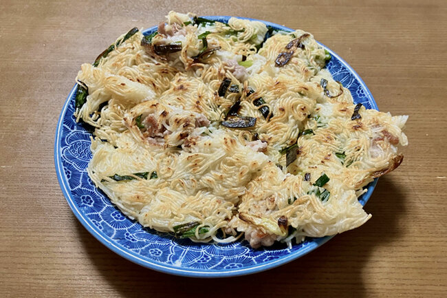 【自宅でおつまみ】夏の残り物で作れる！ビールに合う「そうめんチヂミ」20分レシピ