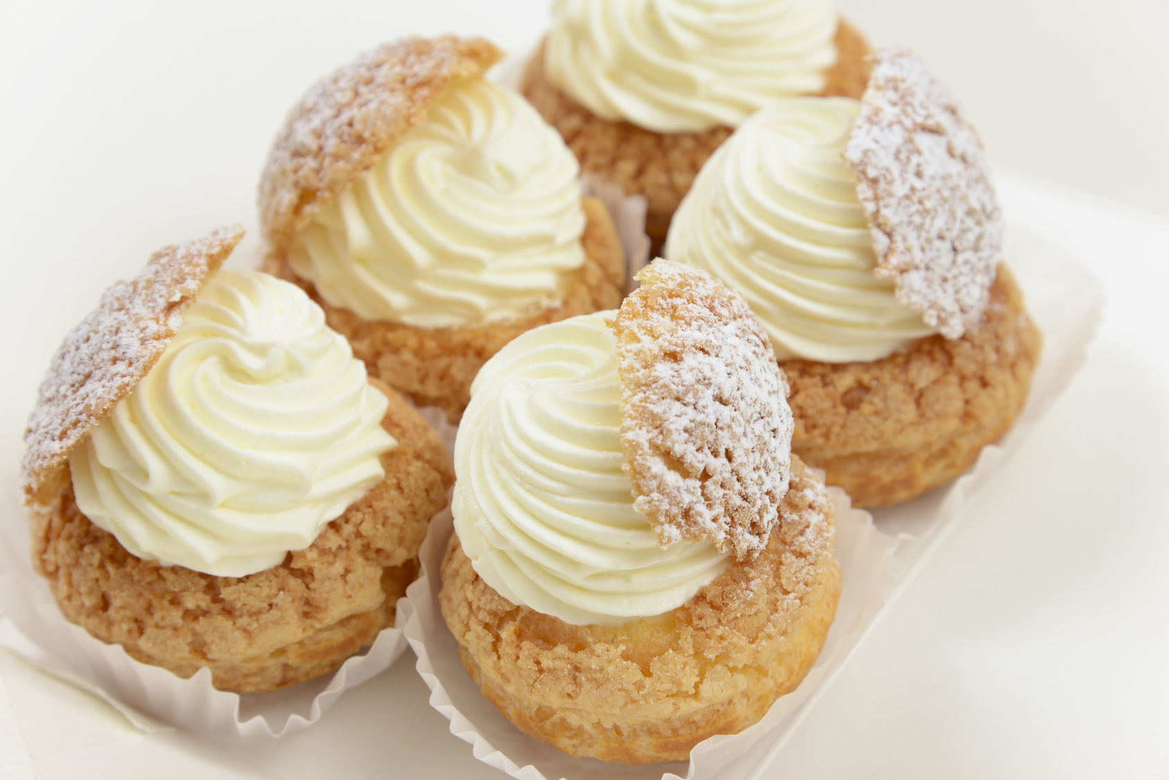1個150円のシュークリーム70人分!出世する社員のお金の使い方。「いかにしてお金を稼ぐか」は二流社員、「稼いだお金をどう使うか」が一流社員!