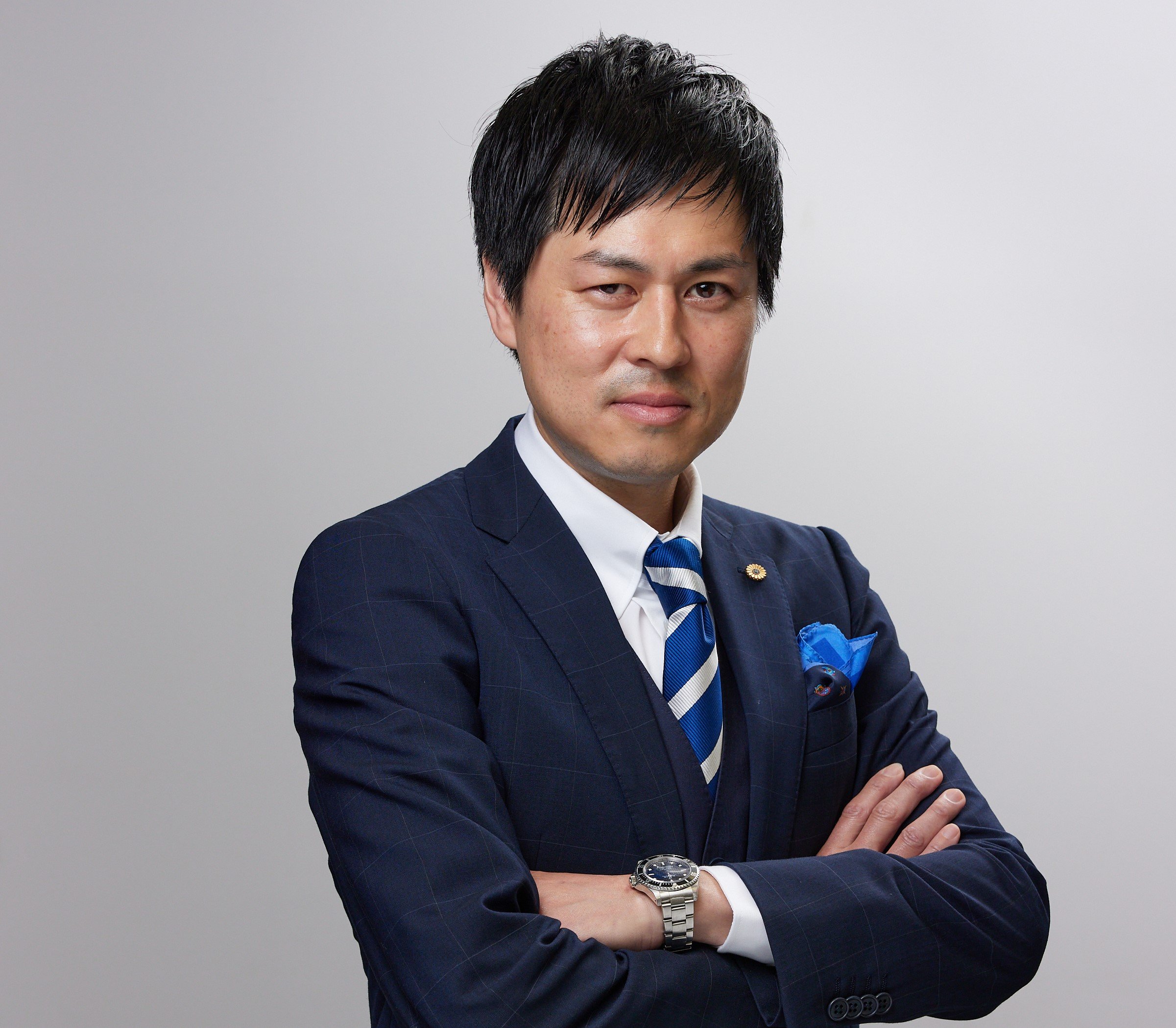 薄井崇仁