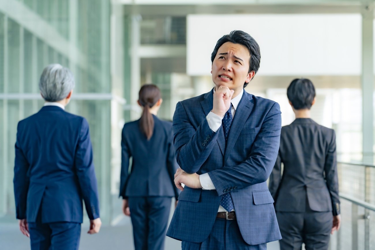 「職場が壊れる…」部下の対立で“信頼”を失う上司の対応・ワースト1