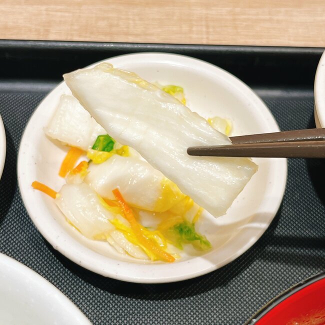 「具だくさんで美味い」「絶品だった」松屋の“550円モーニング”豚汁がボリューム満点で、朝からお腹いっぱい！「値段、量、味ともに申し分ナシ」