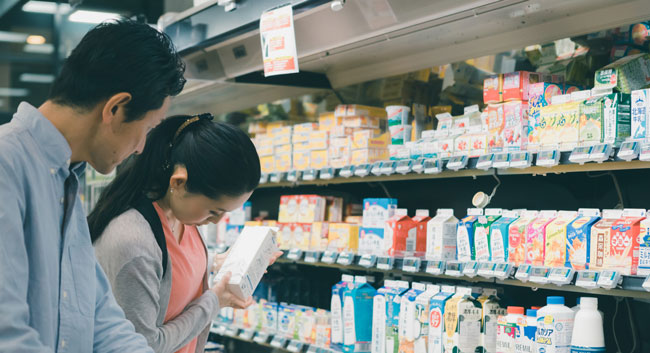 食品を買いに来た客に、医薬品や化粧品を買ってもらうビジネスモデルはだんだん通用しなくなっている