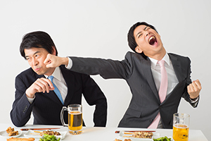 飲み会で「無礼講」を許すのはなぜ「ダメ上司」が多いのか