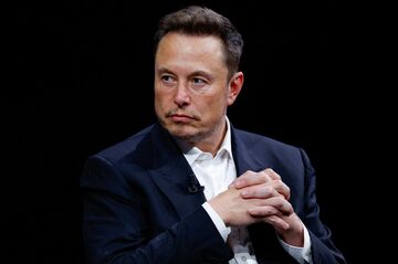 マスク氏、反ユダヤ主義的投稿は「真実」