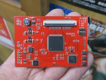 レトロゲーム機の液晶を換装! 高画質化できる新型の制御基板