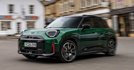 「もしかして意図的？」MINI・新型JCWの今どき珍しい「ジャジャ馬」っぷり【試乗記】