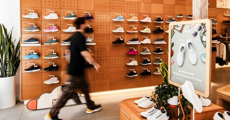 経営不振の米靴メーカー、AI業界にまさかの転身