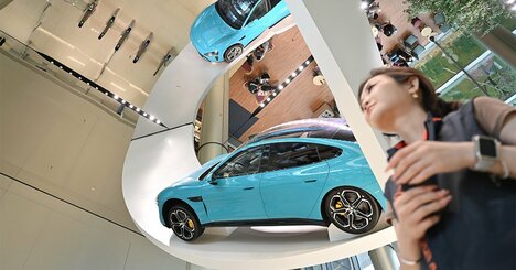 中国の教育ママ、工場見学ツアー巡り争奪戦