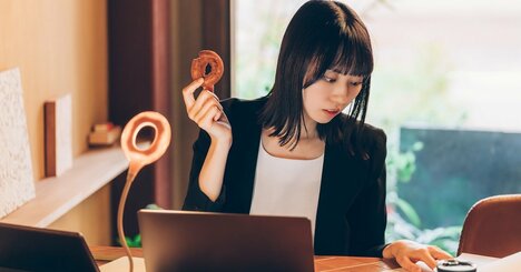 仕事中にお腹が減っても「甘いものを食べるべきではない」理由・ナンバー1