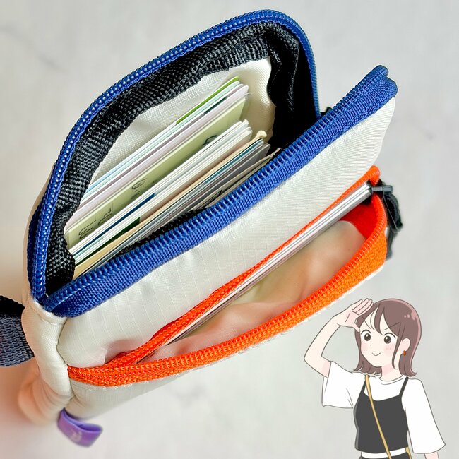 診察券やカード60枚がすっぽり！ニコアンドの“ミニ財布がわりになるポーチ”身軽に買い物できて嬉しすぎる！「色違いで2個購入」「再入荷で買えました」《購入レビュー》