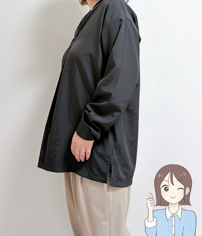 すぽんと着るだけでオシャレに決まる…!ワークマンの「1500円ブラウス」お尻まで隠せるし、抜け感たっぷりで大人っぽい!《購入レビュー》