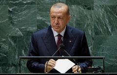 トルコの通貨危機、外国へのエネルギー依存露呈