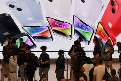 アップル、iPhone最高機種で価格の限界に挑む