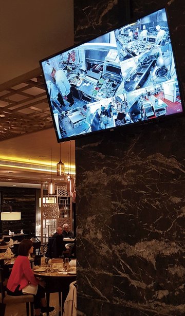 中国の飲食店の「監視映像」が日本のおかしな価格設定を示唆