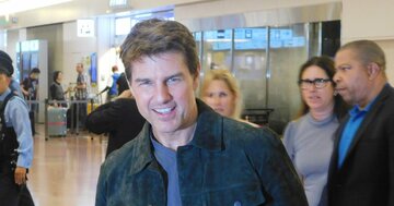 トム・クルーズが飛行機にしがみつき空へ…命がけスタント後に放った「まさかのひと言」