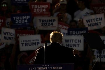 トランプ氏離れの動き、一部支持者に　起訴受け