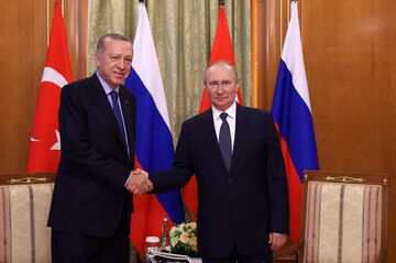 ロシアとトルコ関係深化、対ロ制裁順守に懸念