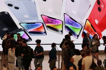 アップル、iPhone最高機種で価格の限界に挑む